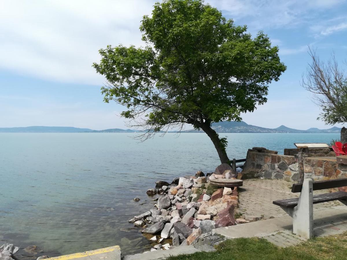 Setany Apartmanhaz Fonyod Luaran gambar